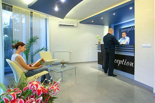 河畔酒店 扬博尔 外观 照片